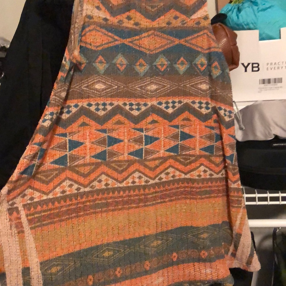 Aztec tank top - Picture 2 of 3